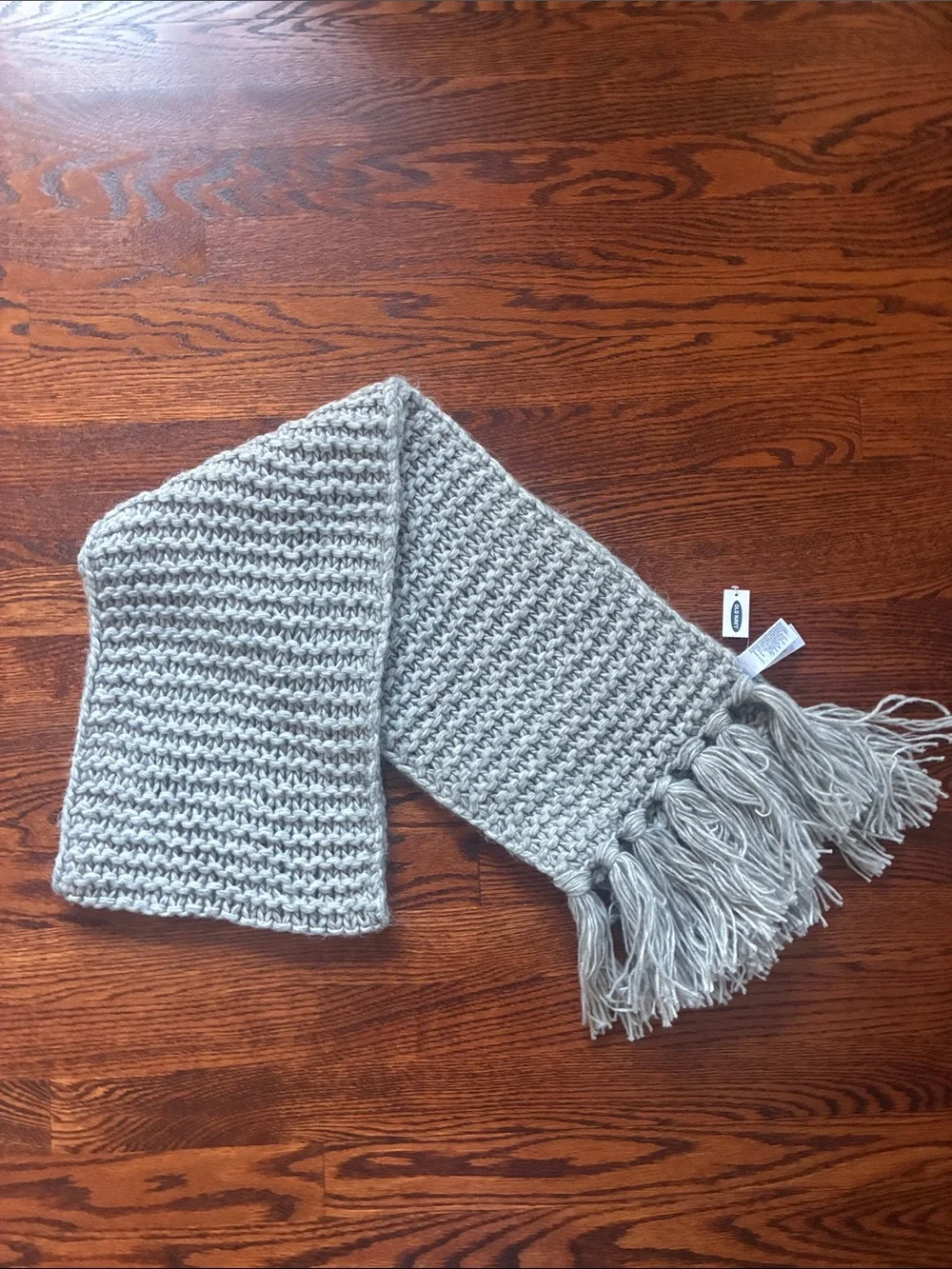 Old Navy Chunky Knit Fringe Scarf in Light Gray